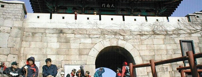 Daenammun is one of Bukhansanseong Hike.