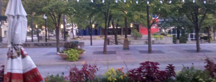 Peavey Plaza is one of Cary 님이 저장한 장소.