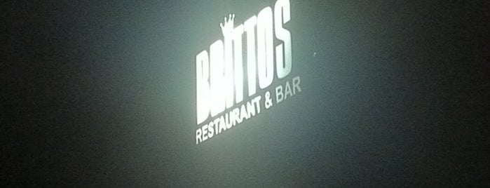 Brittos Bar & Restaurant is one of Best place in Goa.