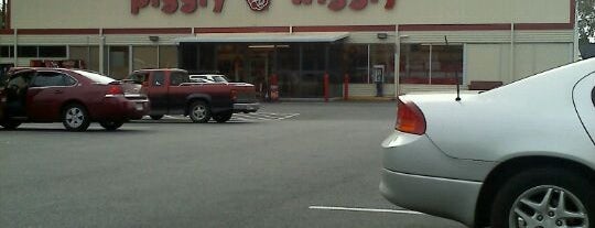 Piggly Wiggly is one of Orte, die Chester gefallen.