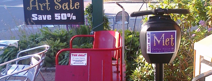 Metropolitan Coffee House is one of Leaf Peeping.