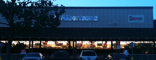 Albertsons is one of Tempat yang Disukai Jokie.