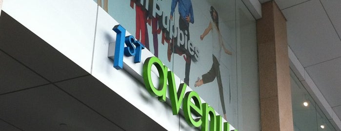 1st Avenue Mall is one of Lieux qui ont plu à Melvin.