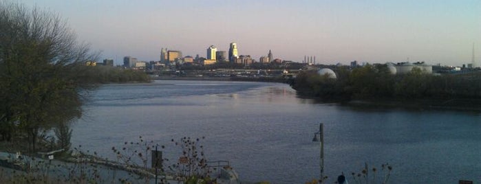 Kaw Point Park is one of Barryさんのお気に入りスポット.