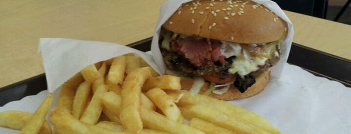 Burger Barn is one of SityGrl: сохраненные места.