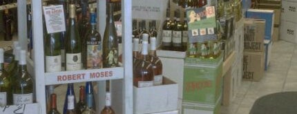 Edel Wines & Liquors is one of Scott : понравившиеся места.