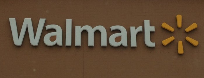 Walmart Supercenter is one of Tempat yang Disukai Ray L..