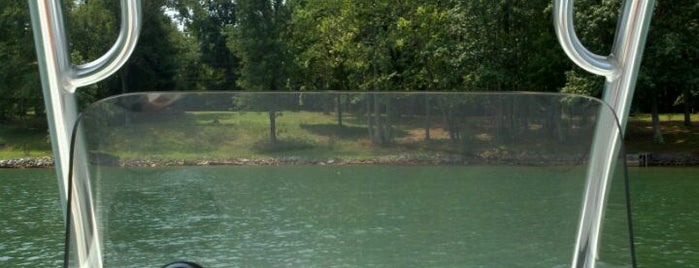 Cove At Smith Mountain Lake is one of Terri’s Liked Places.