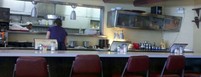 Gloria's Kitchen is one of Posti che sono piaciuti a Den.