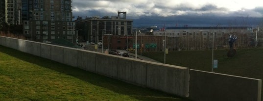 Olympic Sculpture Park is one of Flippin Hot Spots - Seattle, WA.