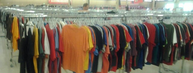 Value Village - Everett is one of Posti che sono piaciuti a Emylee.