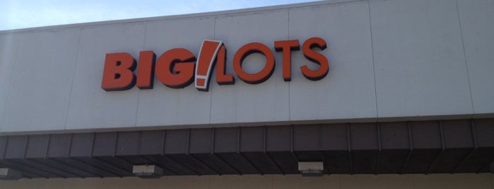 Big Lots is one of Locais curtidos por Aaron.