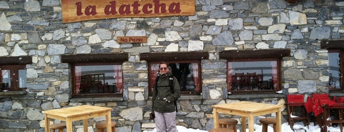 La Datcha is one of สถานที่ที่ Alexander ถูกใจ.