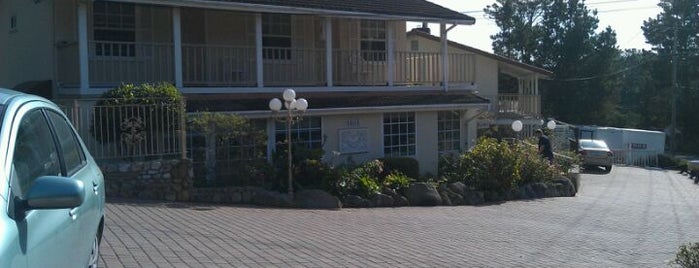 Carmel Crystal Bay Inn is one of Hóteis.