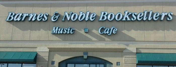 Barnes & Noble is one of Tempat yang Disukai Boğaç.