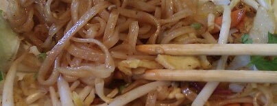 Noodles & Company is one of สถานที่ที่ Julia ถูกใจ.