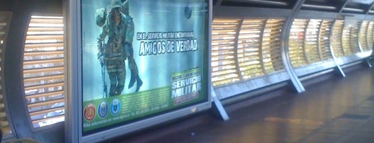 Metro Carlos Valdovinos is one of Metro Santiago.