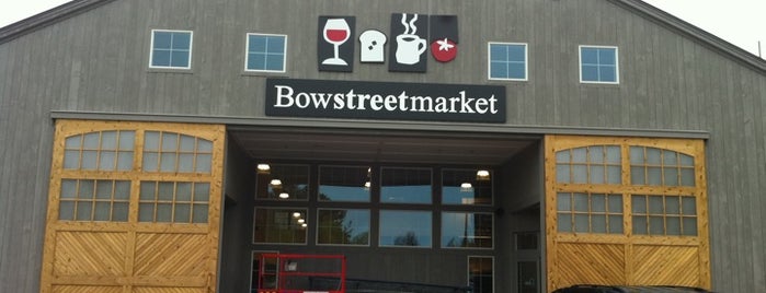 Bow Street Market is one of MidCoast Beer & Wine Shops.