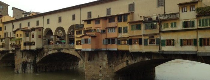 ヴェッキオ橋 is one of Firenze.