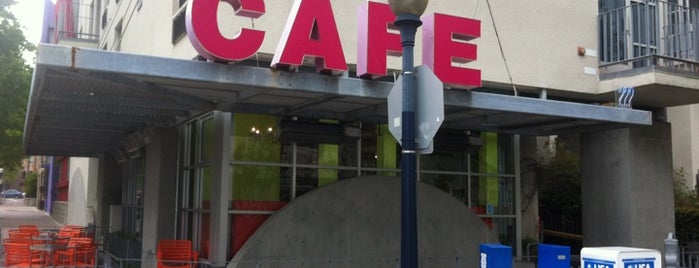 Cafe 222 is one of Orte, die Dustin gefallen.