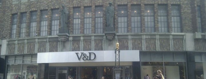 V&D is one of สถานที่ที่ Kevin ถูกใจ.