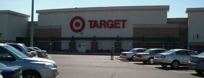 Target is one of สถานที่ที่ Chad ถูกใจ.