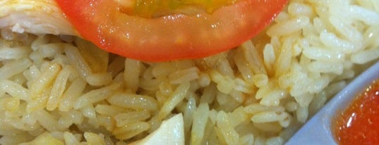 Yishun 925 Hainanese Chicken Rice is one of Locais salvos de Kimmie.