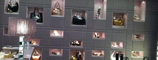 Jimmy Choo is one of Lieux qui ont plu à Chester.