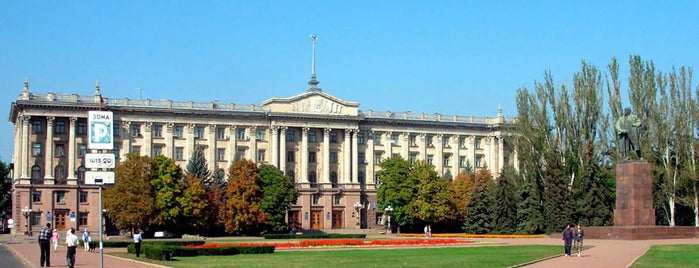 Миколаївська міська рада is one of สถานที่ที่ Андрей ถูกใจ.