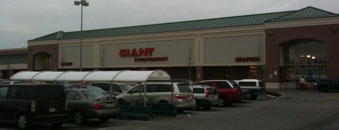 Giant Food Store is one of York College Student Hotspots.