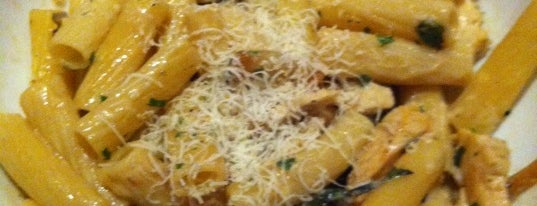 Romano's Macaroni Grill is one of Lieux sauvegardés par Kaimana.