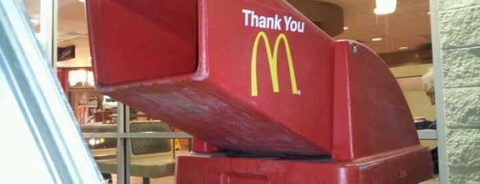 McDonald's is one of Tempat yang Disukai David.