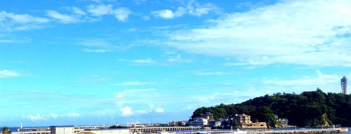 Katase Nishihama Beach is one of Great Outdoors in 藤沢.