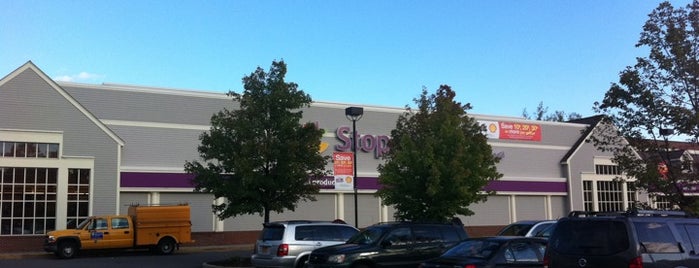 Super Stop & Shop is one of สถานที่ที่บันทึกไว้ของ Phyllis.