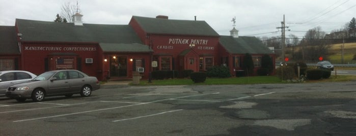 Putnam Pantry is one of สถานที่ที่ Mike ถูกใจ.