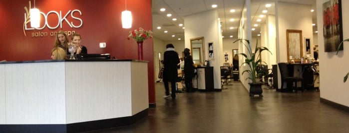 Looks Salon and Spa is one of Lieux qui ont plu à Lindsey.