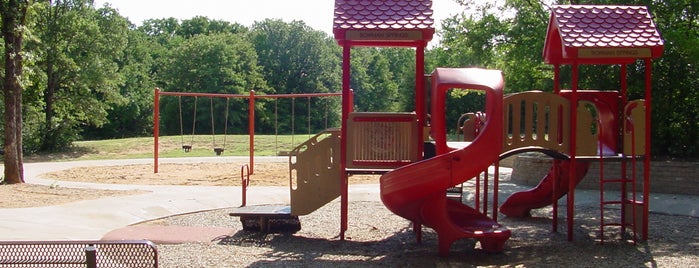 Marti Van Ravenswaay Park is one of Playgrounds.