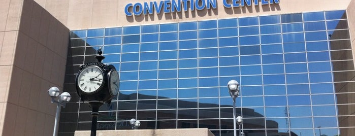 Cox Convention Center is one of Tempat yang Disukai Cyndi.