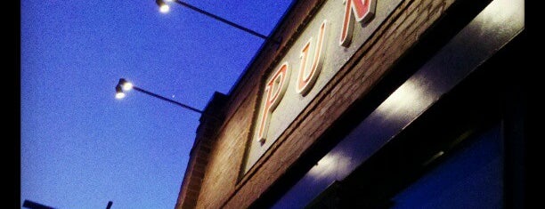 Punch Neapolitan Pizza is one of สถานที่ที่ Allison ถูกใจ.