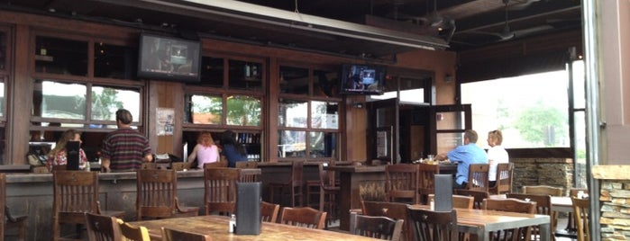 Liberty Taproom & Grill is one of Lugares favoritos de Scott.