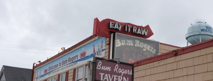 Bum Rogers Crab House & Tavern is one of สถานที่ที่บันทึกไว้ของ Carolyn.