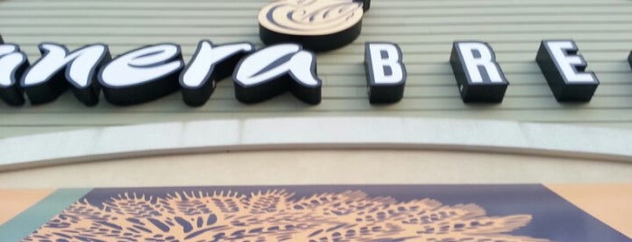 Panera Bread is one of Tempat yang Disukai Mike.