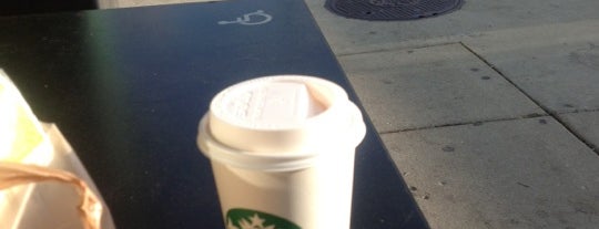 Starbucks is one of Tempat yang Disukai Mark.