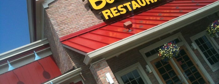 Bob Evans Restaurant is one of Elena Jacobsさんのお気に入りスポット.