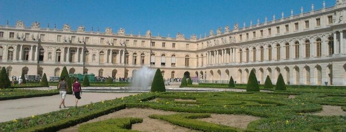 Château de Versailles is one of Paris.