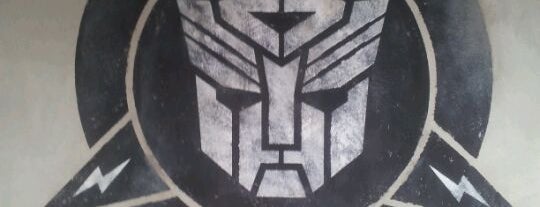 Transformers The Ride: The Ultimate 3D Battle is one of Locais salvos de ella j.