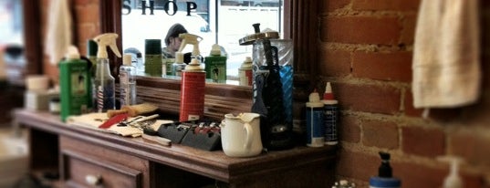 Hollow Ground Barber Shop is one of Lugares favoritos de ᴡ.