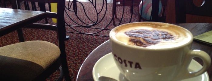 Costa Coffee is one of Lugares favoritos de Plwm.