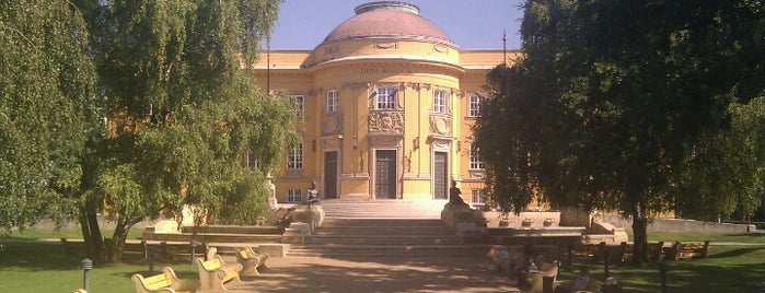 Déri tér is one of Discover Debrecen.