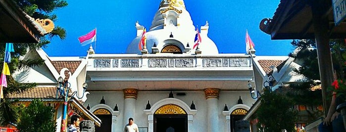 Vihara Vipassana Graha is one of Vihara/Temple in Indonesia.